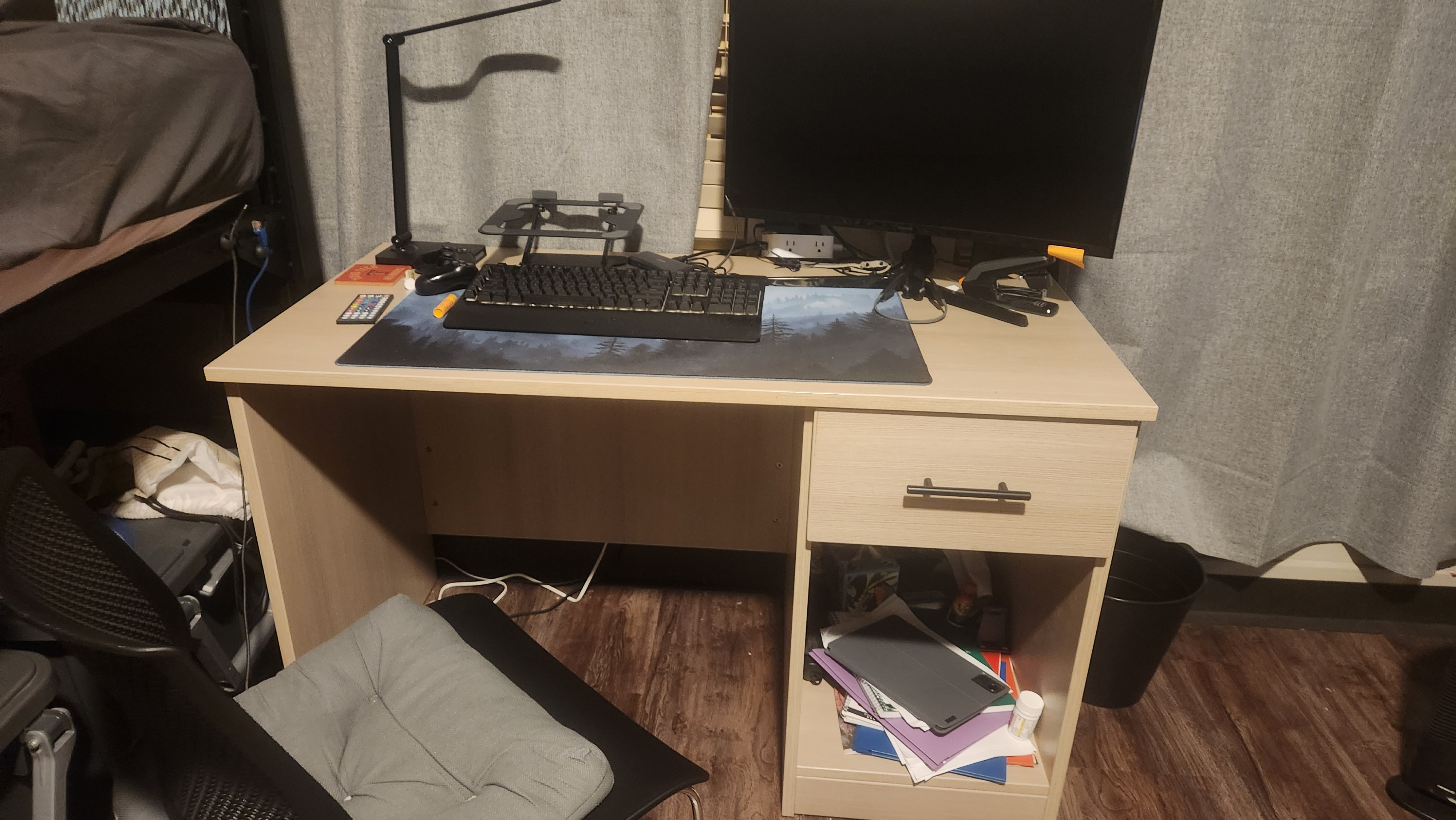 dorm photo fr, your a real one for inspecing this